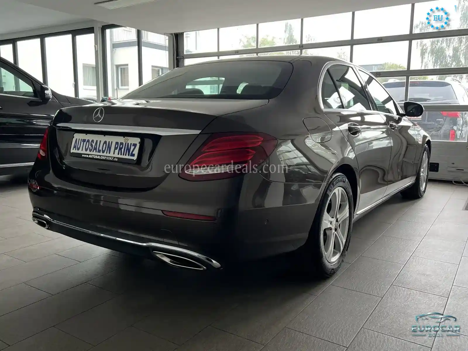 Mercedes-Benz E 200