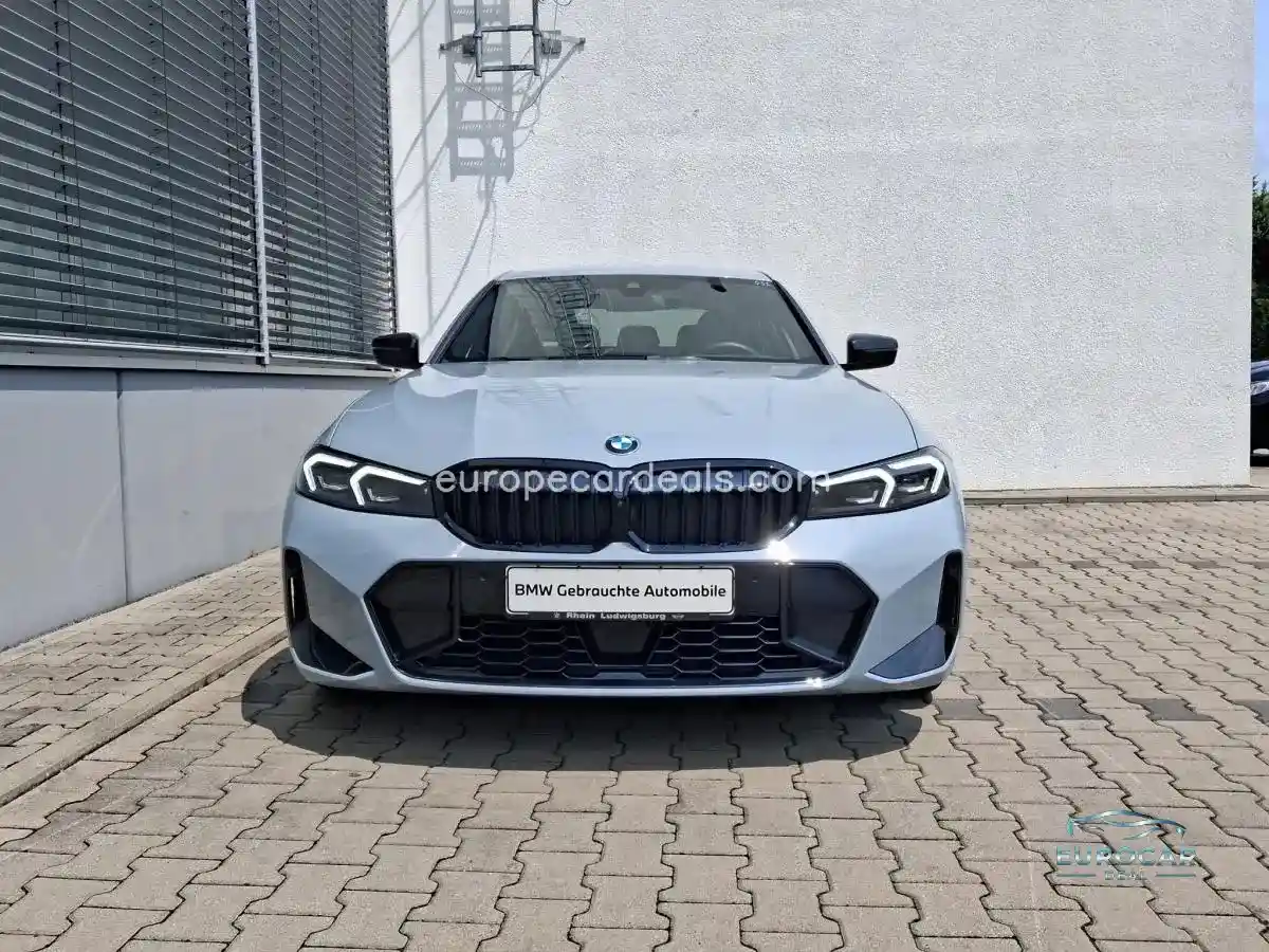 BMW 330