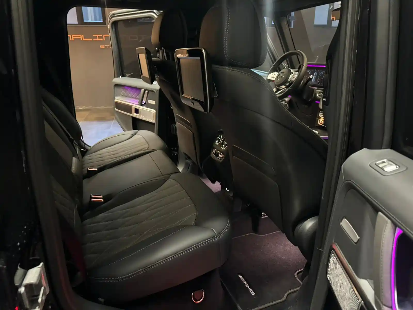 Mercedes-Benz G 500