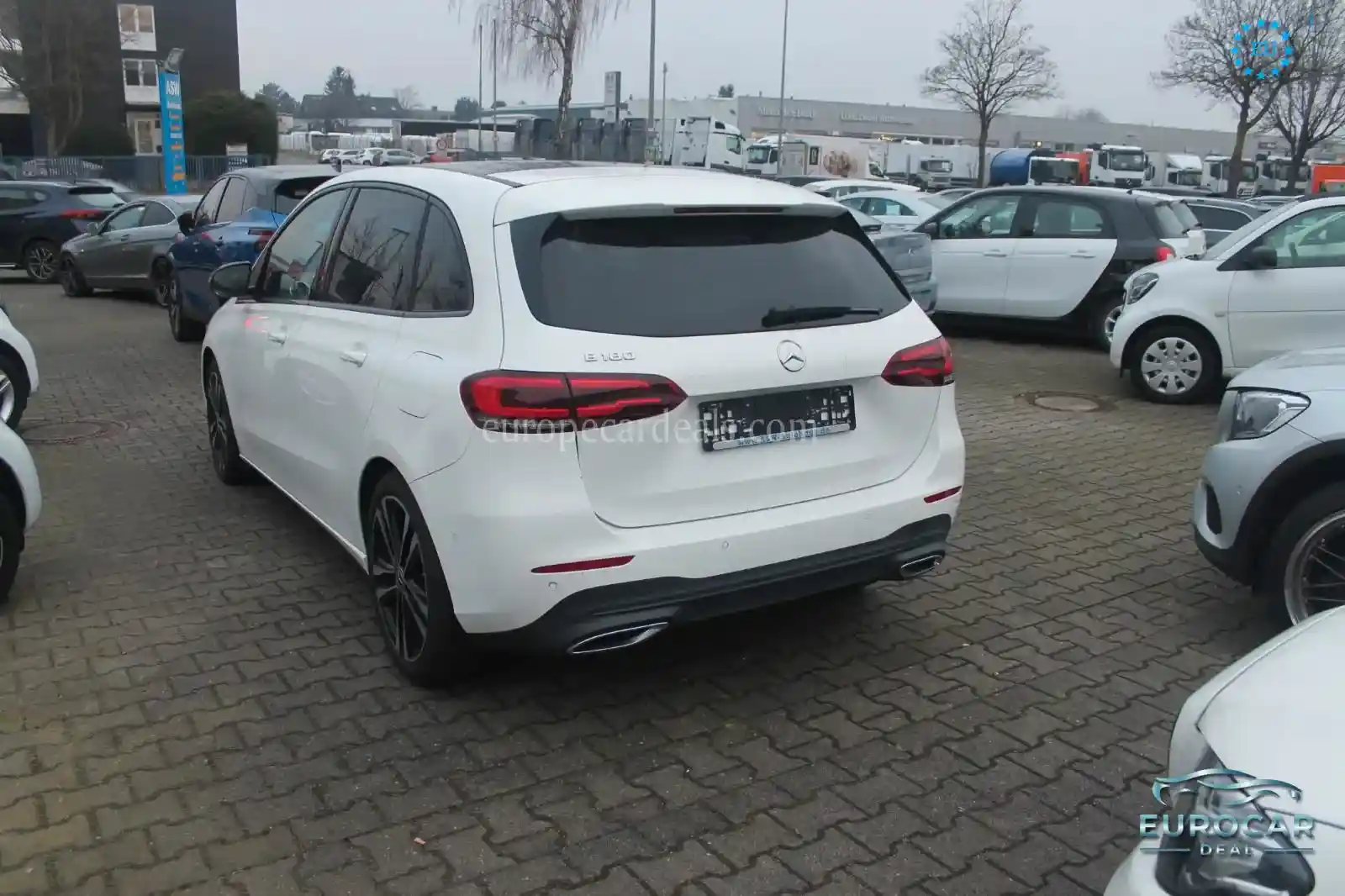 Mercedes-Benz B 180