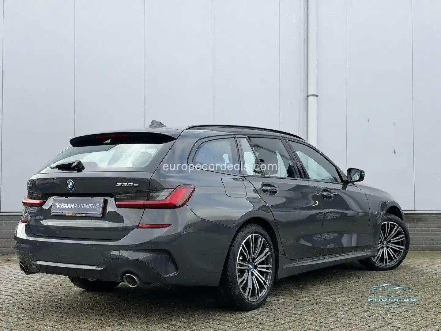 BMW 330