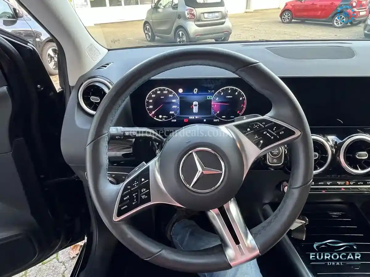Mercedes-Benz B 180