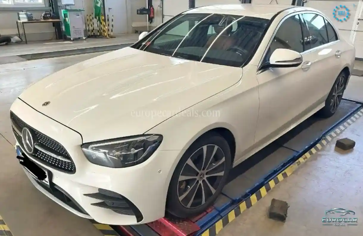 Mercedes-Benz E 300