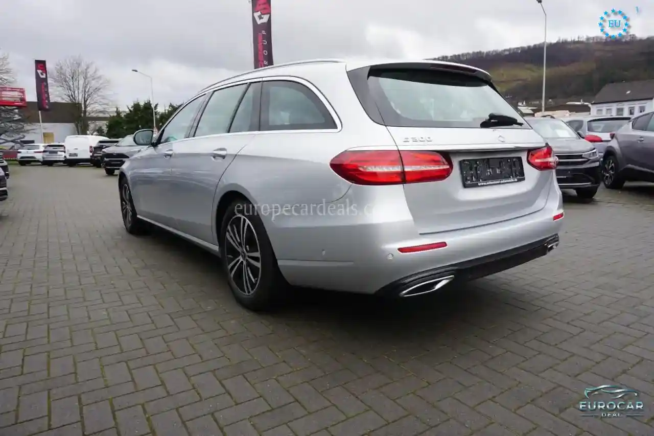 Mercedes-Benz E 300