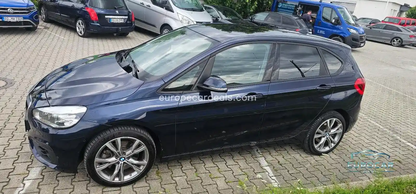 BMW 225