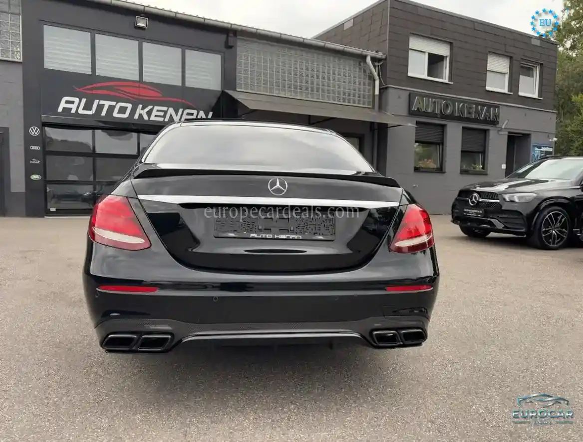 Mercedes-Benz E 63 AMG
