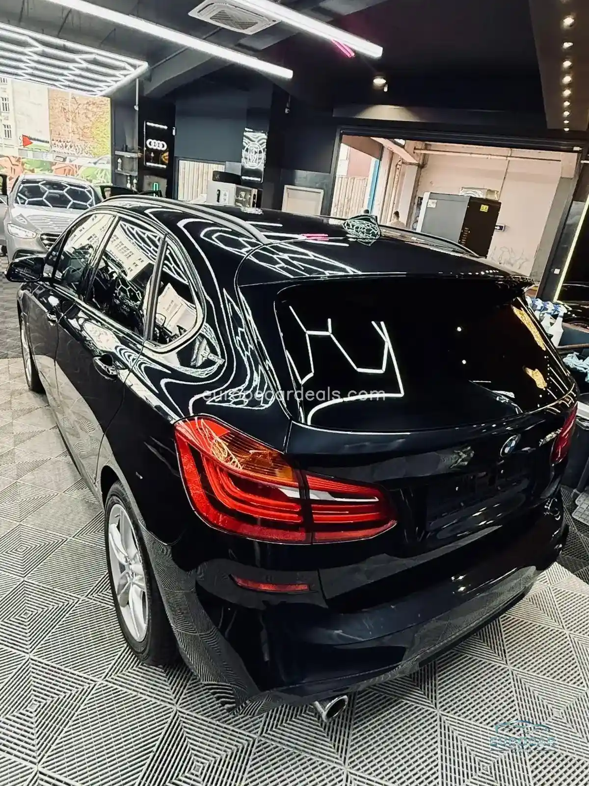 BMW 225