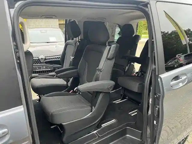 Mercedes-Benz V 250