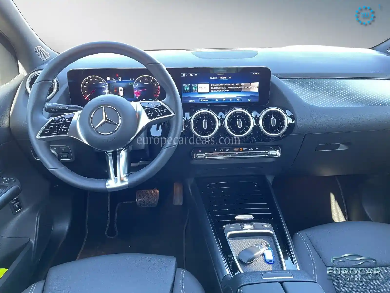 Mercedes-Benz B 180