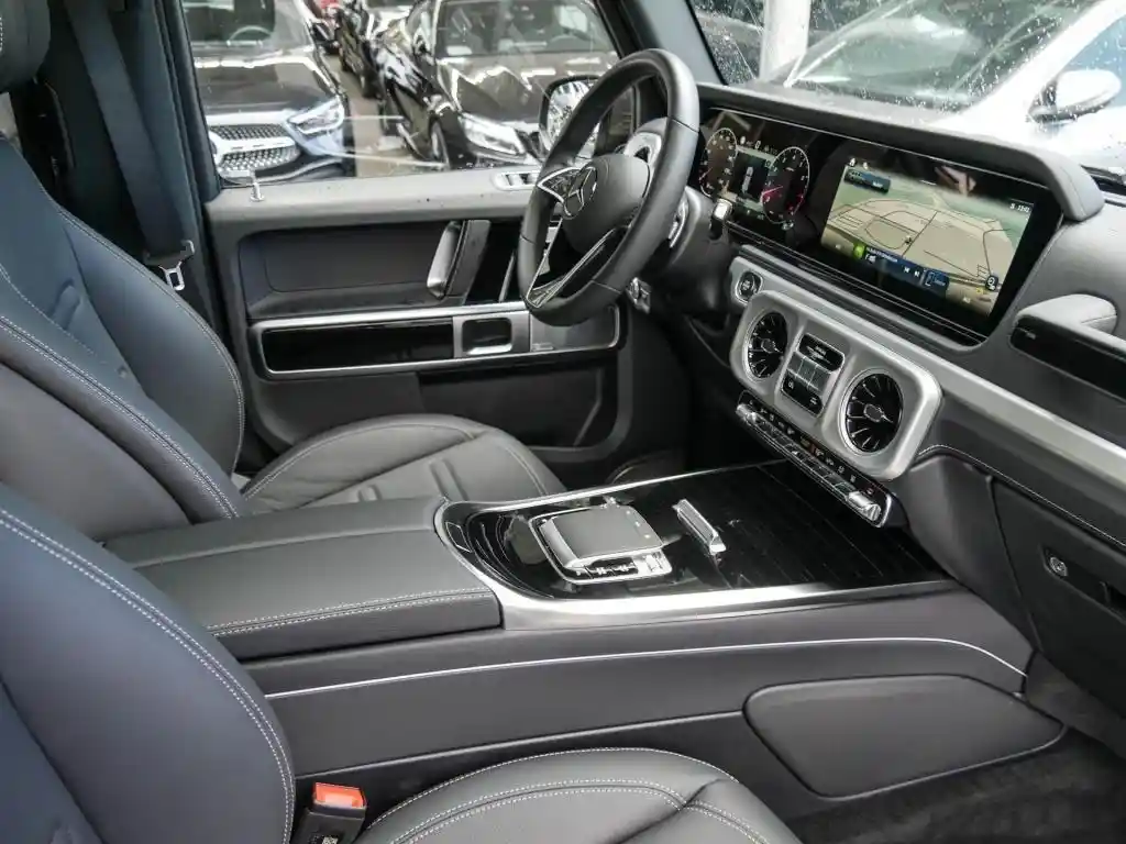 Mercedes-Benz G 500