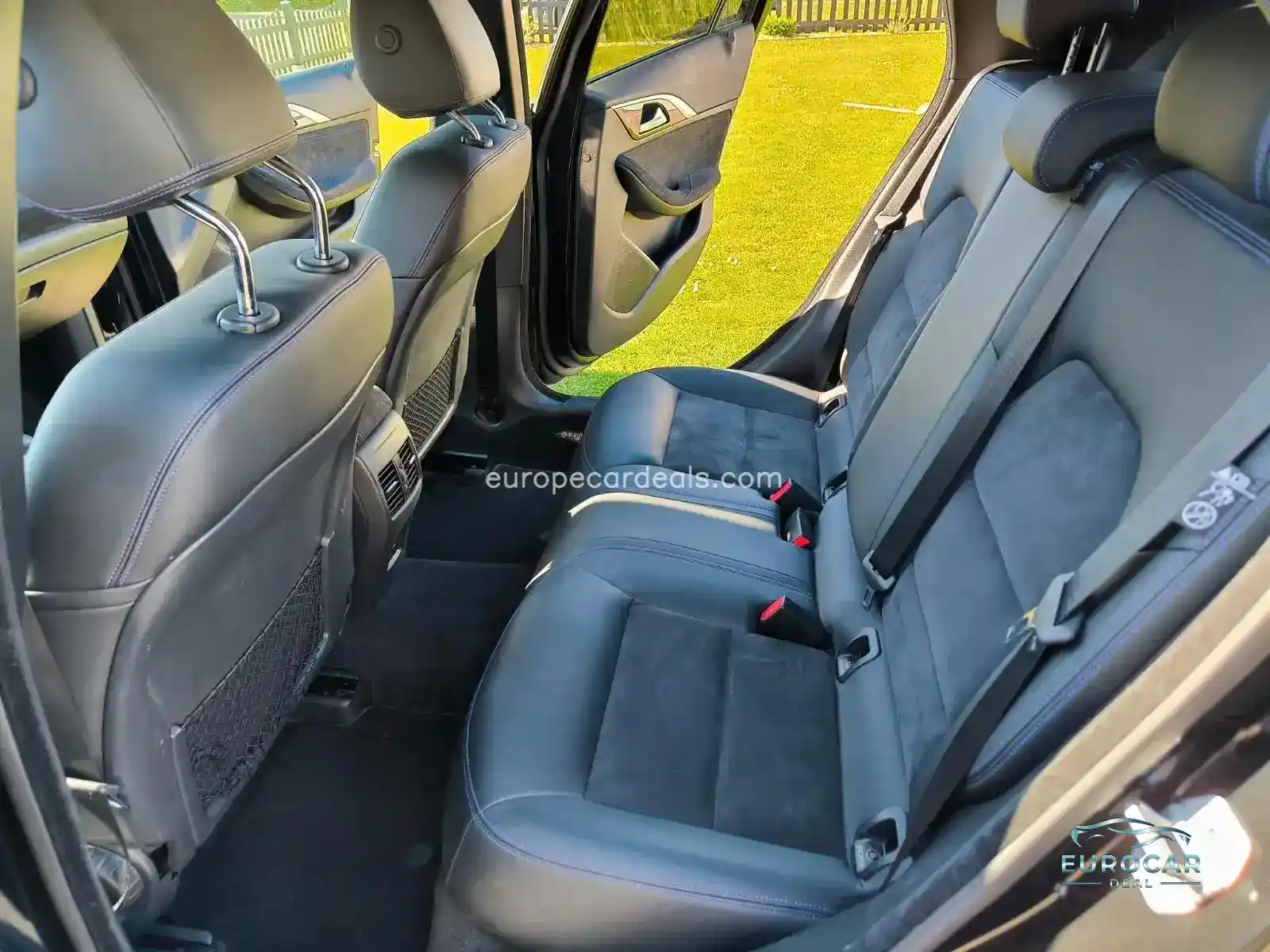 Infiniti Q30