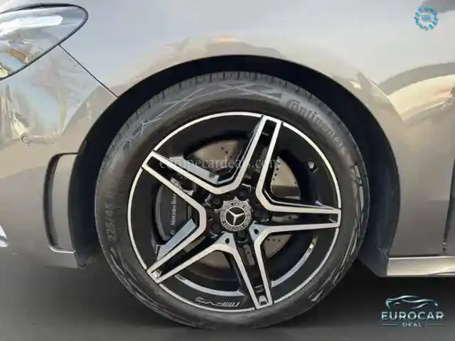 Mercedes-Benz B 220