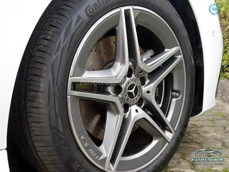 Mercedes-Benz CLA 200