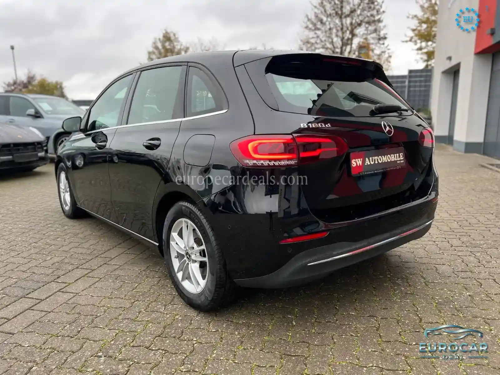Mercedes-Benz B 180