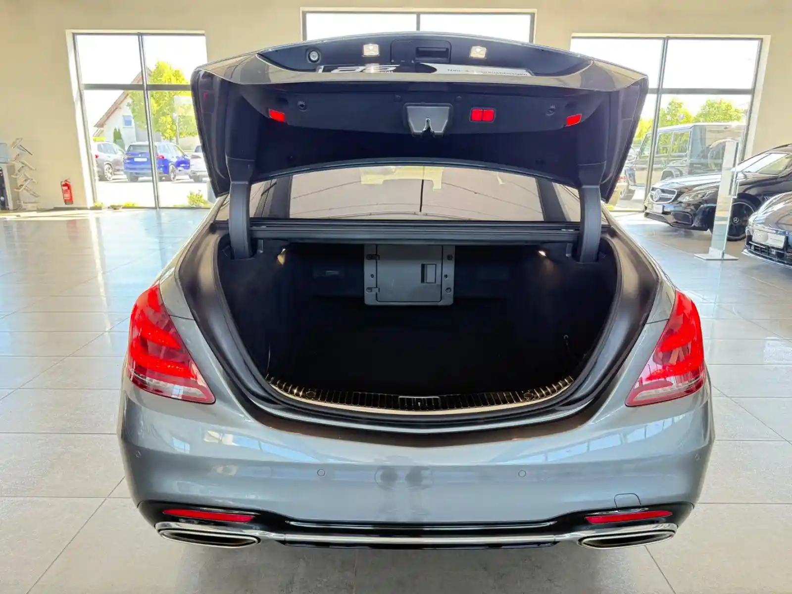 Mercedes-Benz S 560