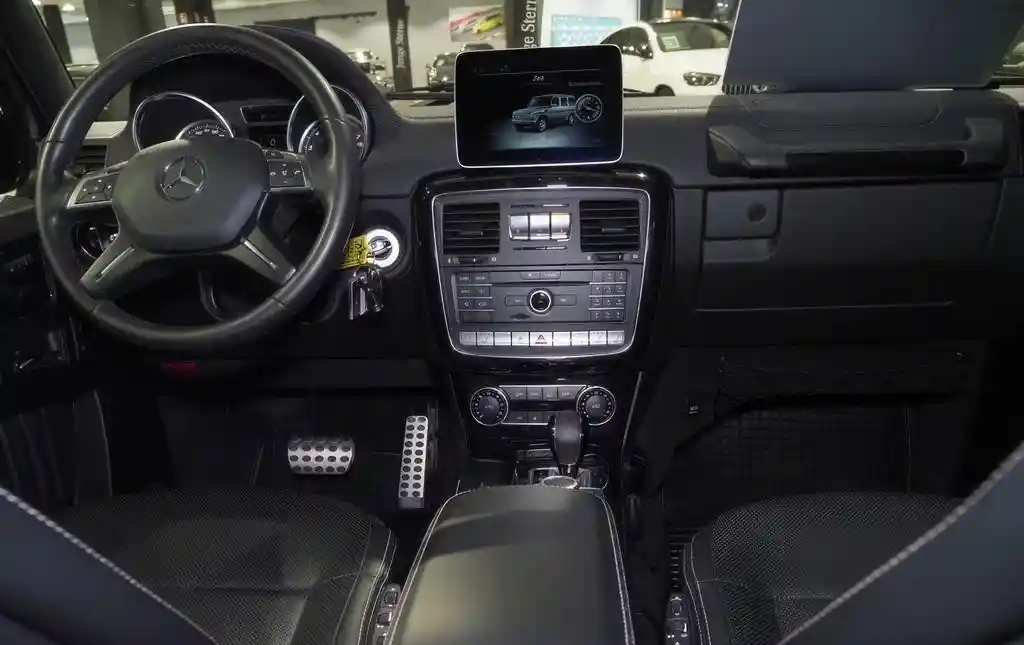 Mercedes-Benz G 500
