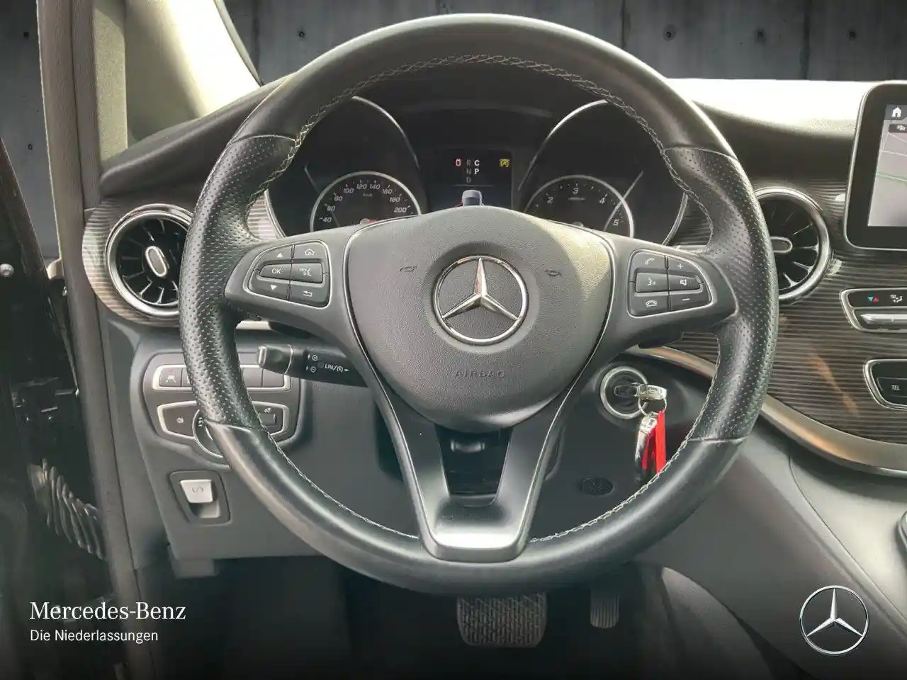 Mercedes-Benz V 250