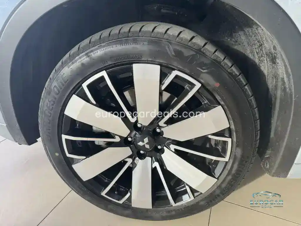 Mitsubishi Plug-in Hybrid Outlander