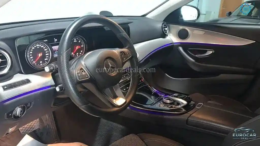 Mercedes-Benz E 220