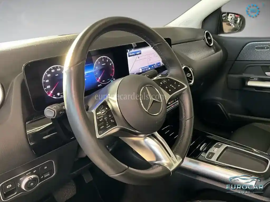 Mercedes-Benz B 220