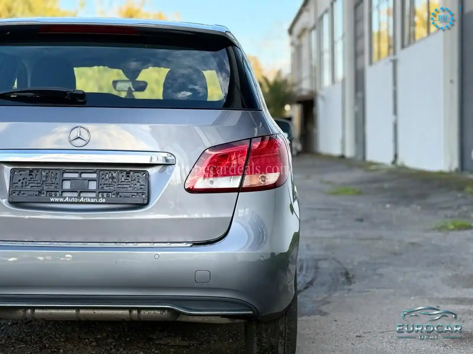 Mercedes-Benz B 180