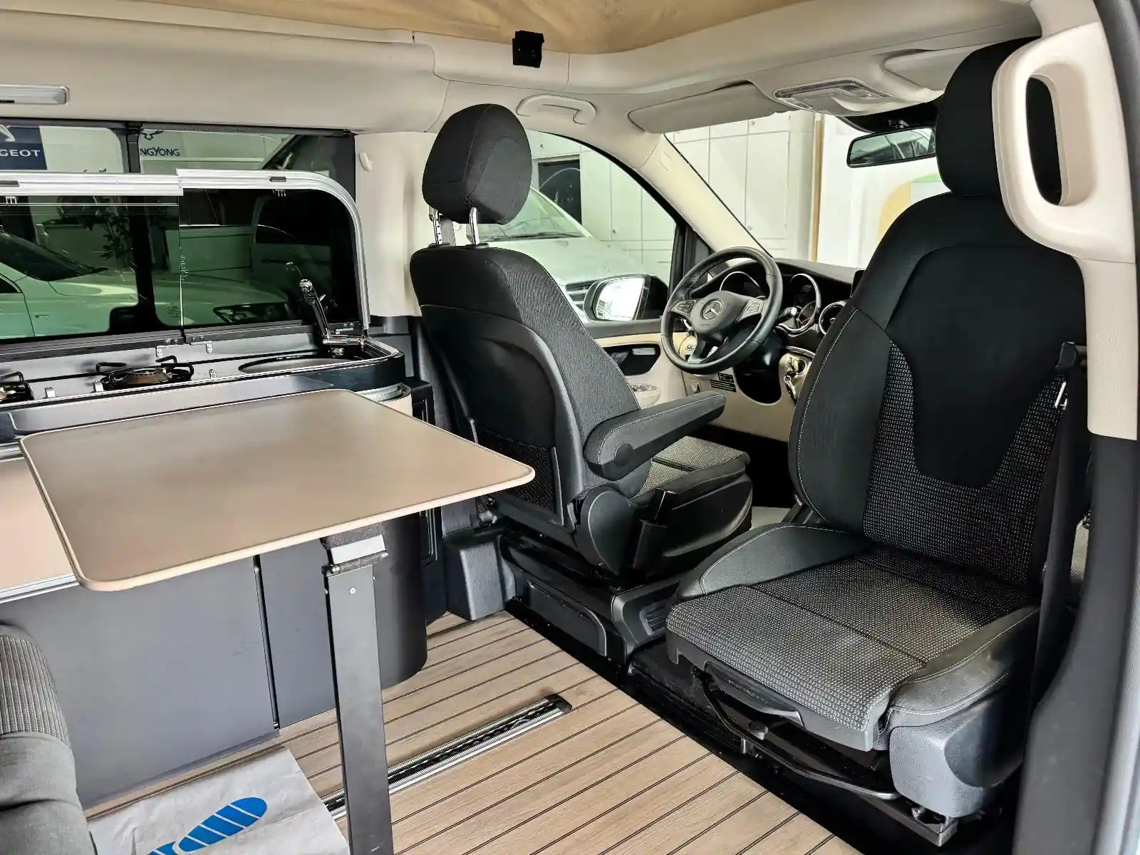 Mercedes-Benz V 250