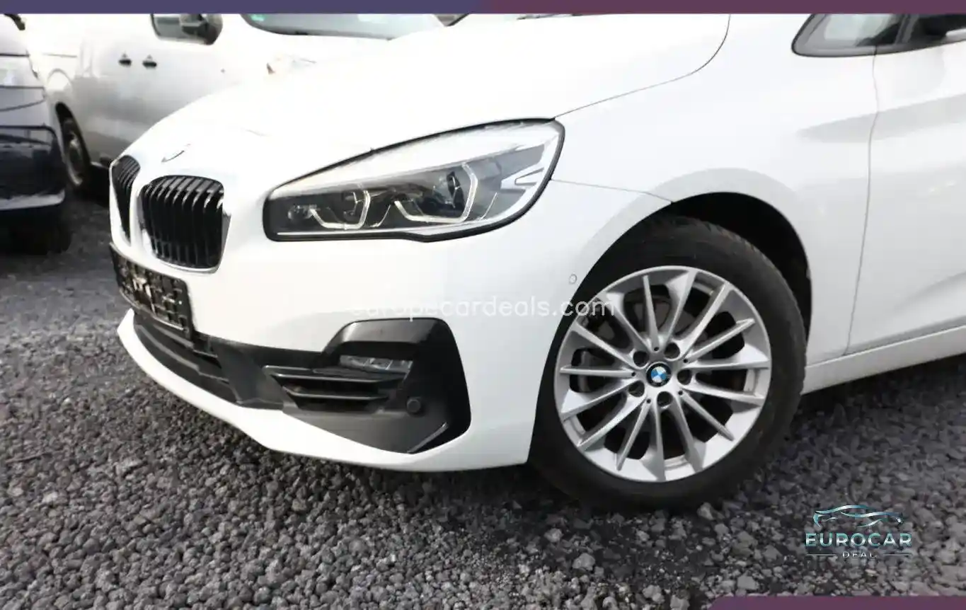BMW 218