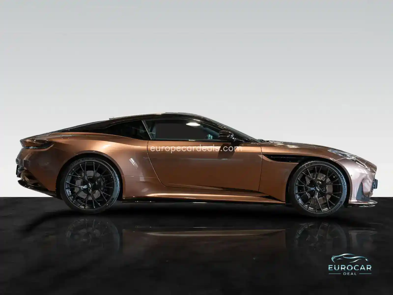 Aston Martin DB12
