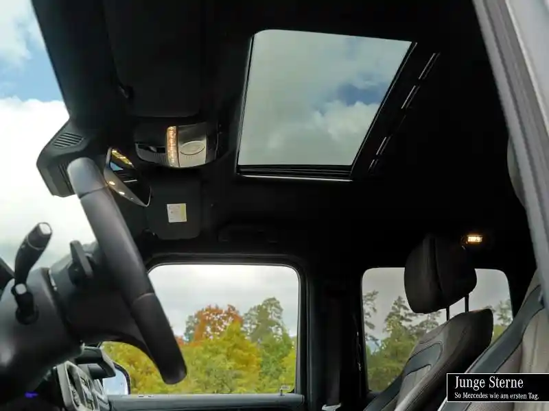 Mercedes-Benz G 500