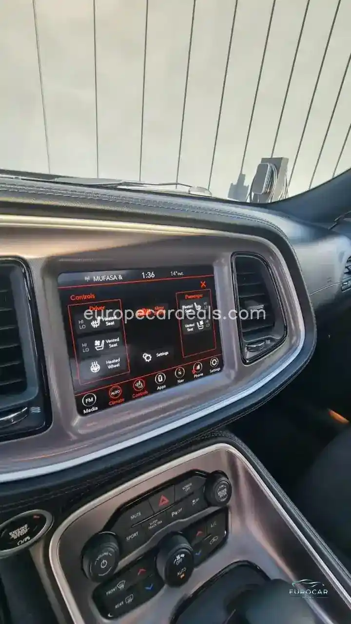 Dodge Challenger
