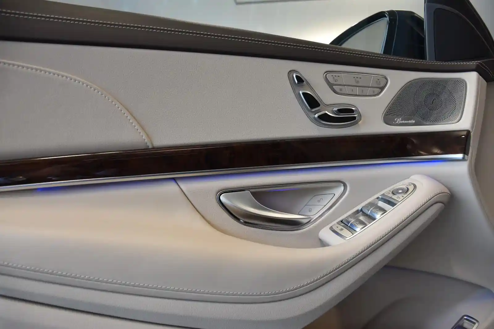 Mercedes-Benz S 560