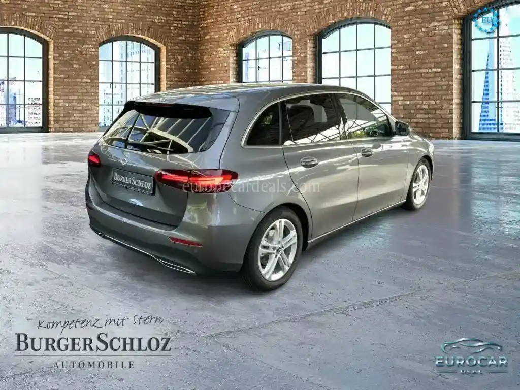 Mercedes-Benz B 180