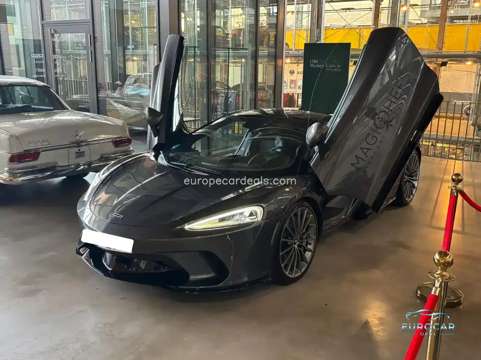 McLaren GT
