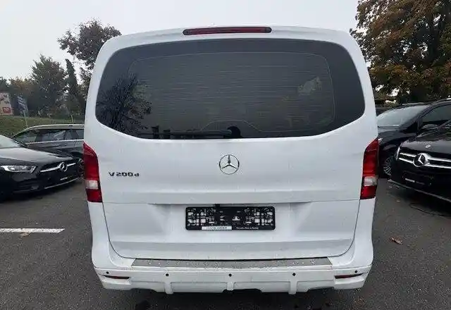 Mercedes-Benz V 200
