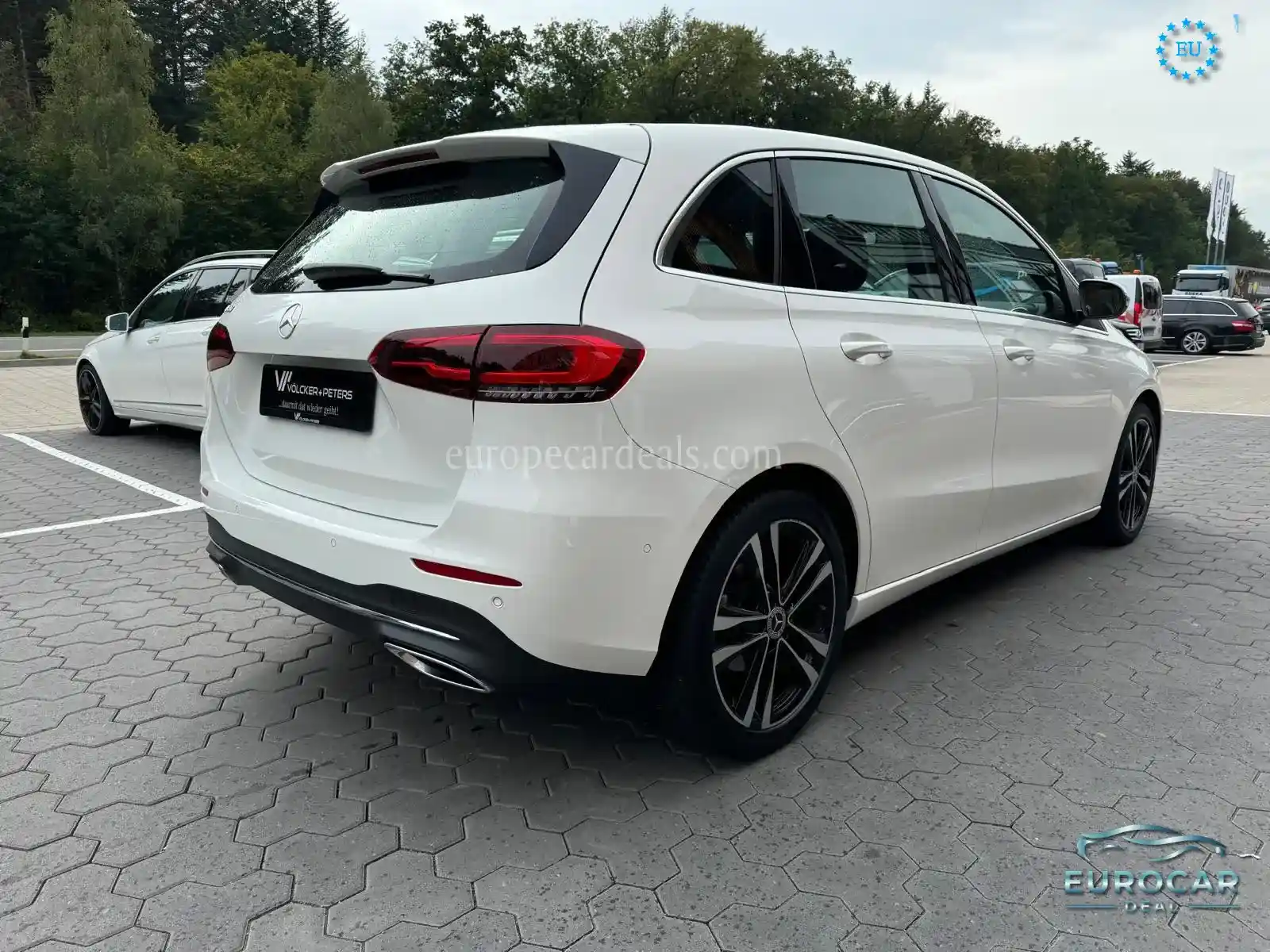 Mercedes-Benz B 180