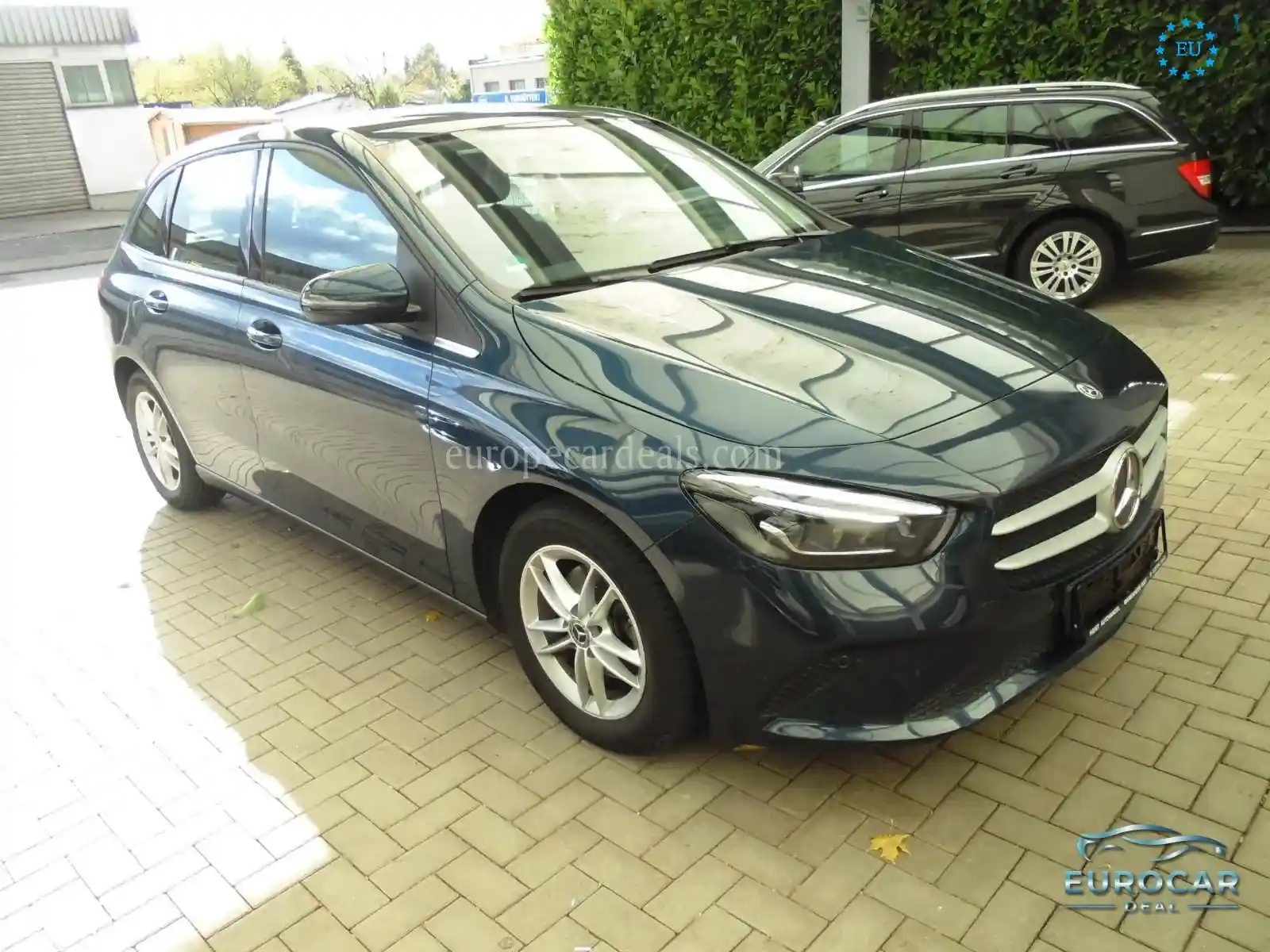 Mercedes-Benz B 180