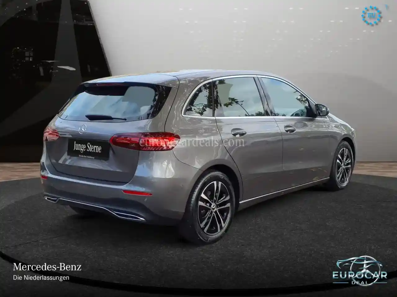 Mercedes-Benz B 180