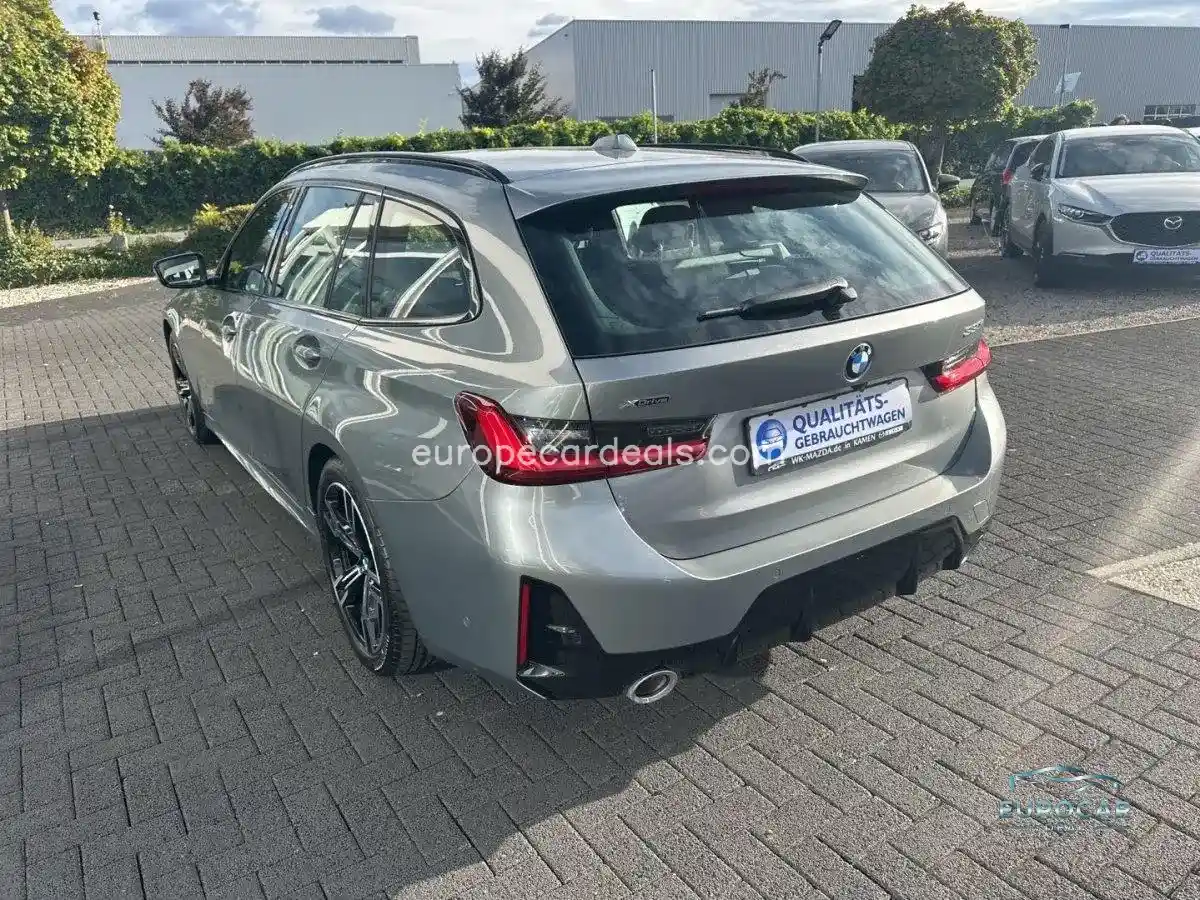 BMW 330