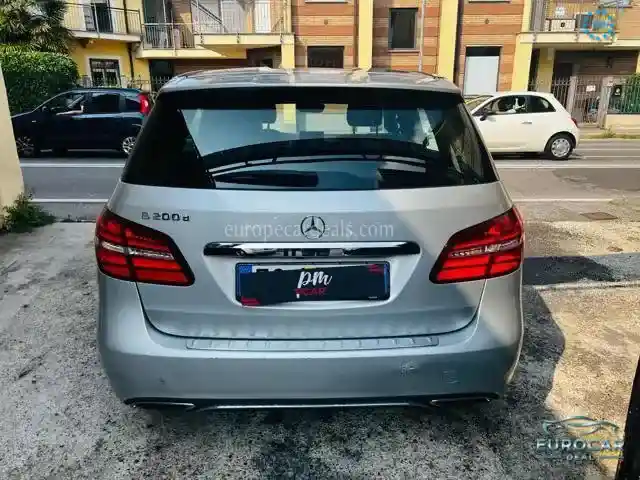 Mercedes-Benz B 200