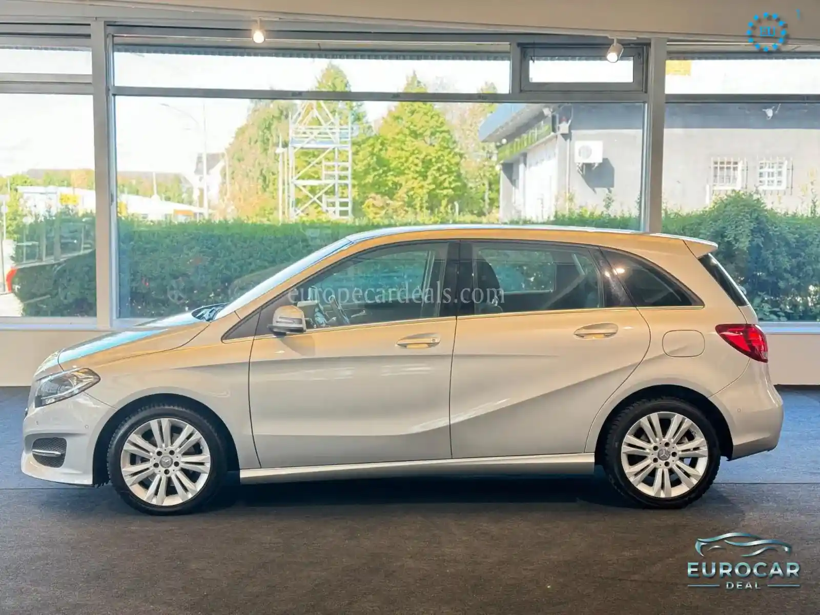 Mercedes-Benz B 180