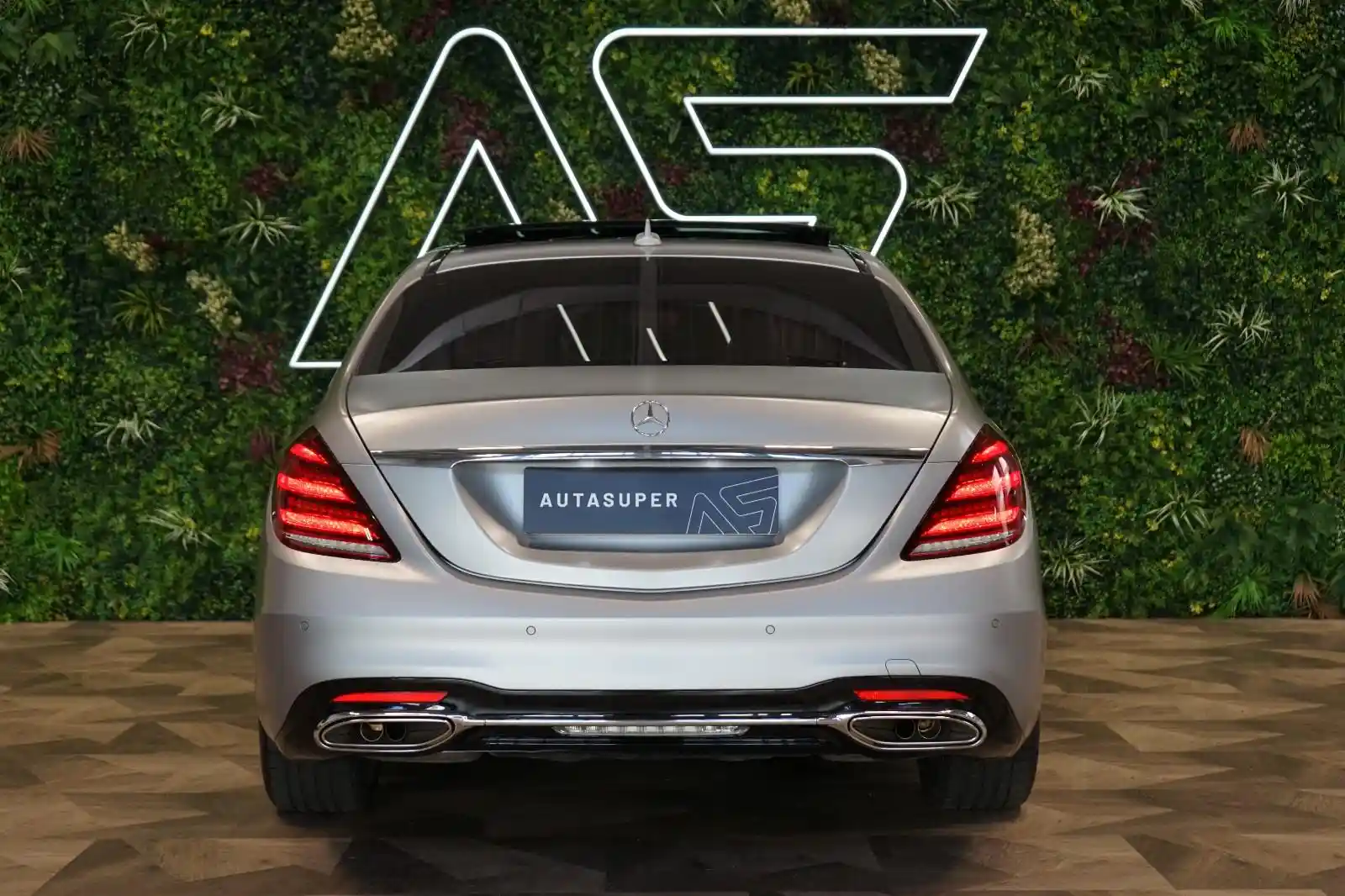 Mercedes-Benz S 560