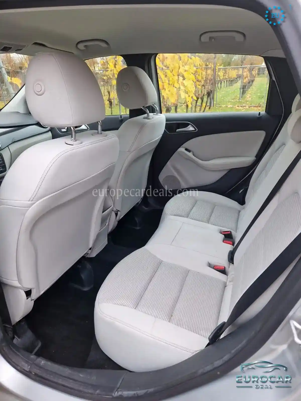 Mercedes-Benz B 180