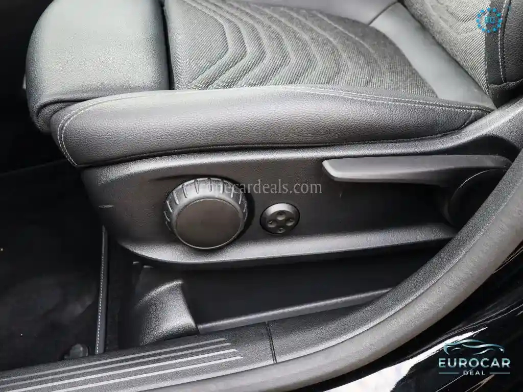 Mercedes-Benz B 220
