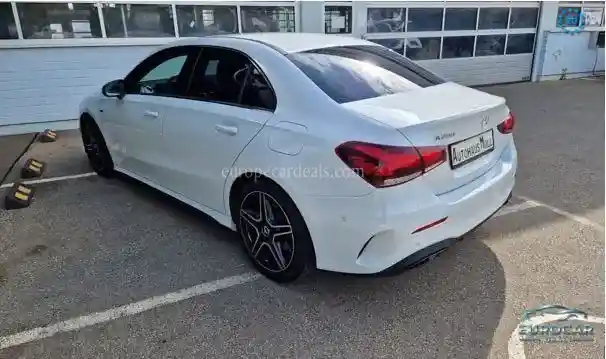Mercedes-Benz A 200