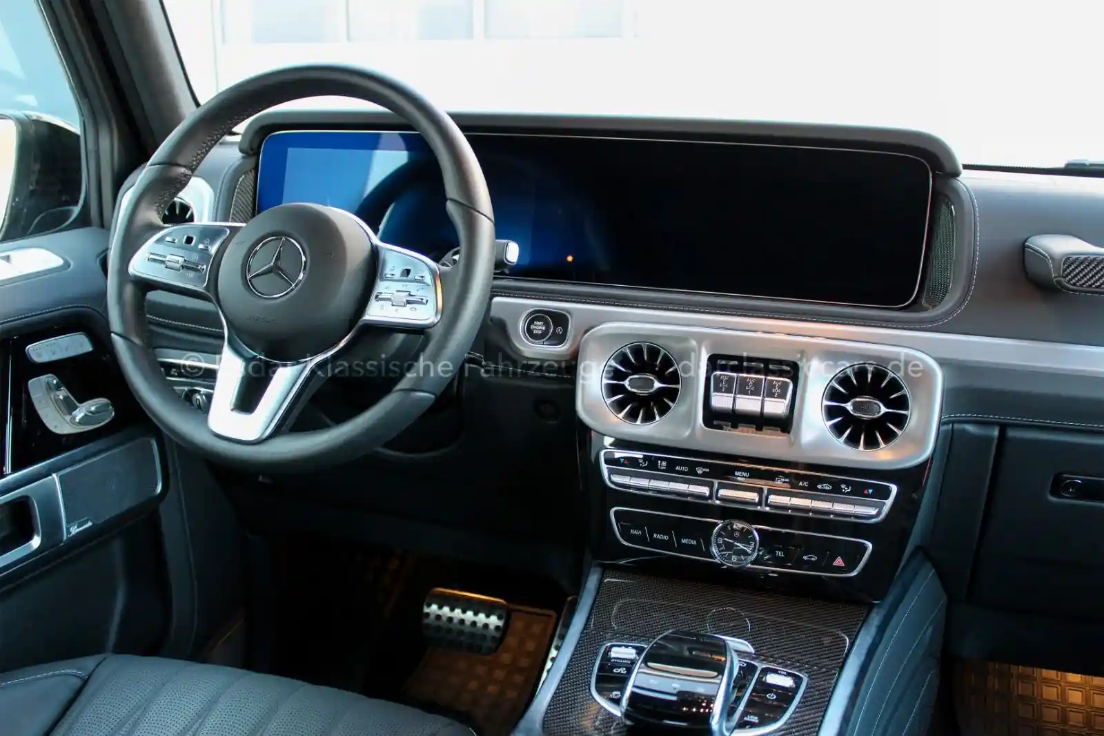 Mercedes-Benz G 500