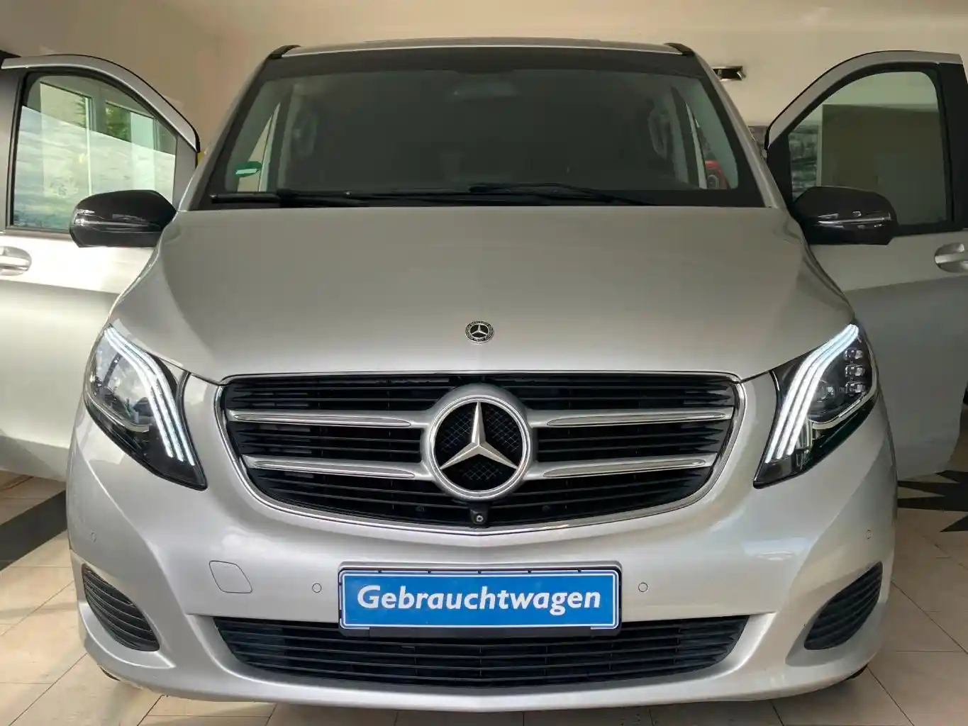 Mercedes-Benz V 200