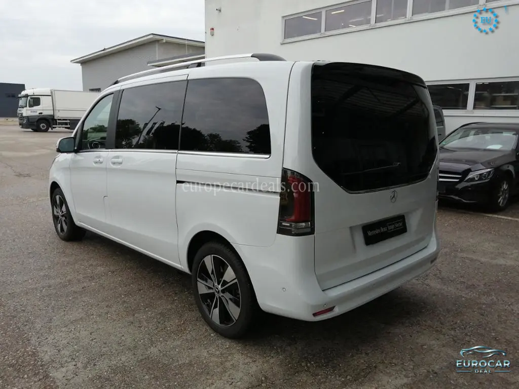 Mercedes-Benz V 220