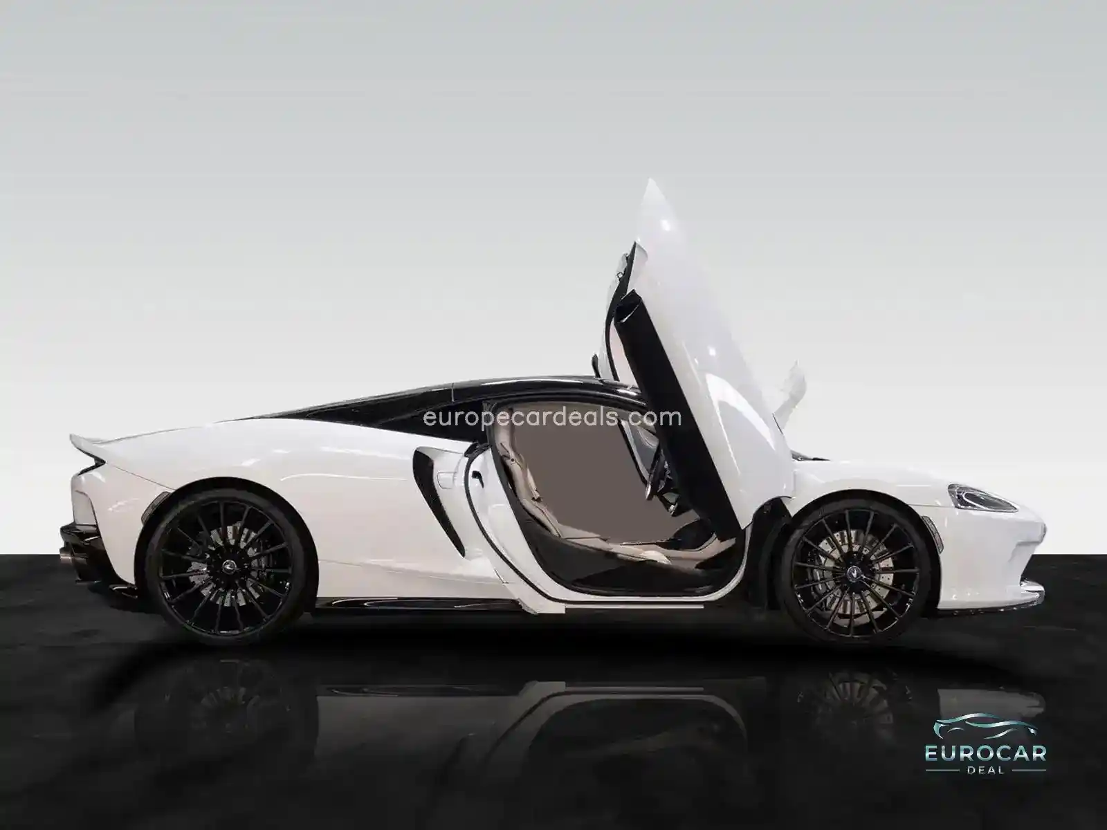 McLaren GT