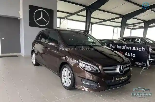 Mercedes-Benz B 180