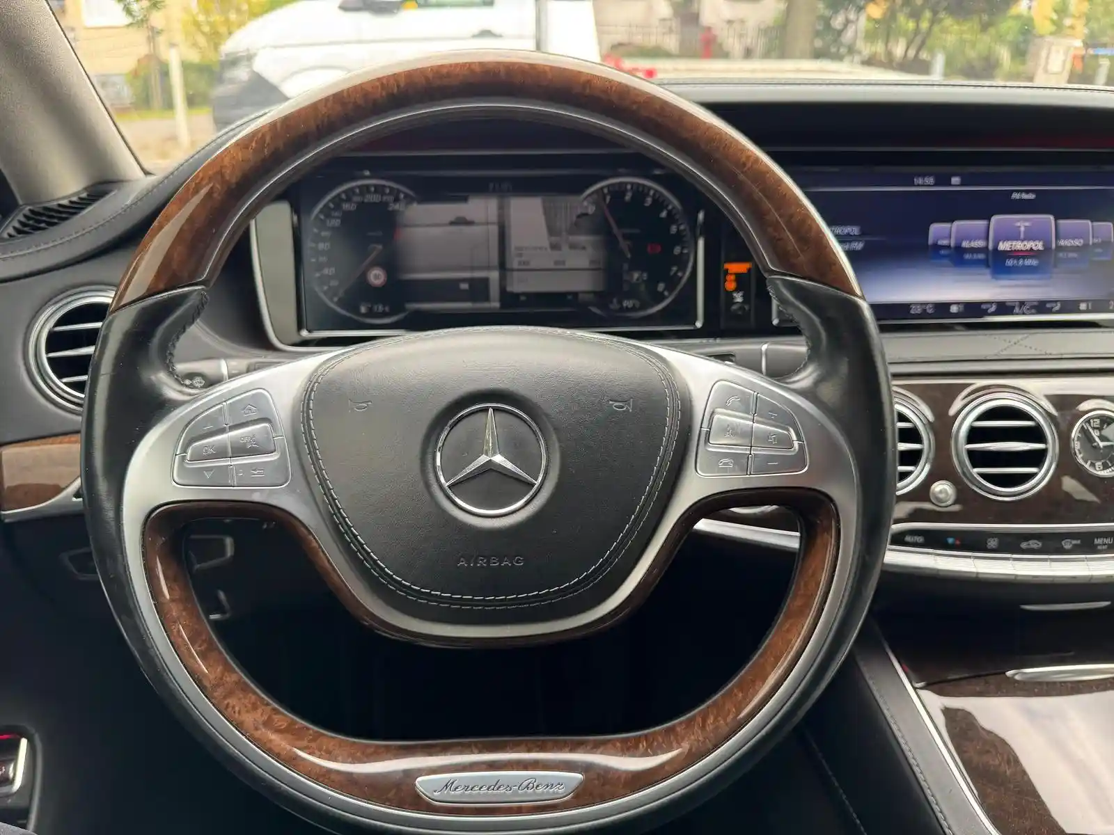 Mercedes-Benz S 600